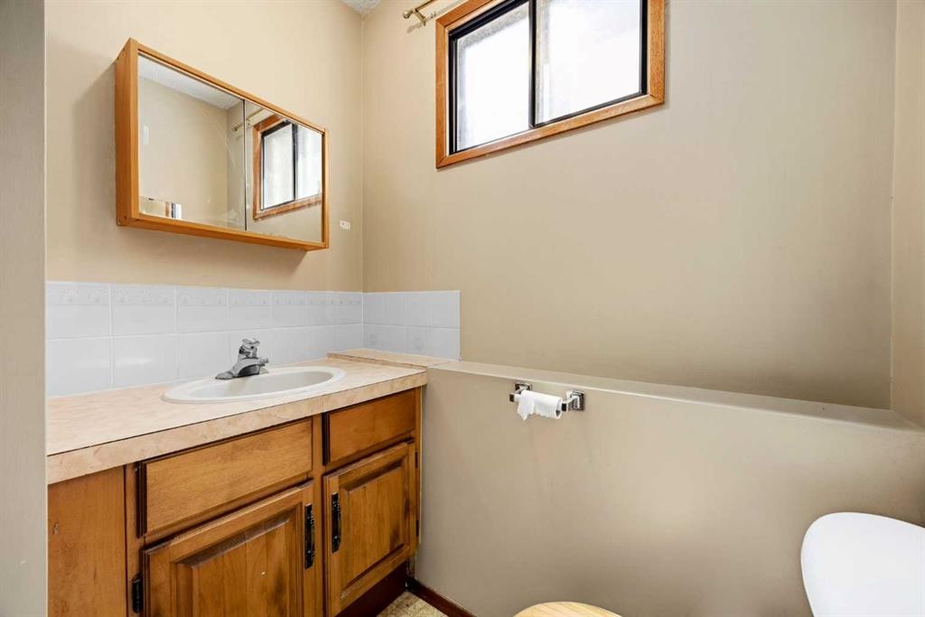 80 Macewan Drive Nw, Calgary, AB
