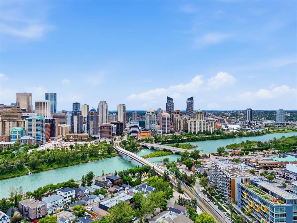 403-916 Memorial Drive Nw, Calgary, AB - Outdoor With View