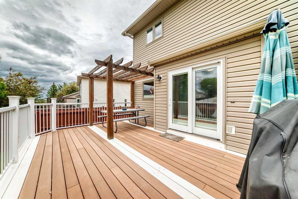 383 Edgebrook Rise Nw, Calgary, AB