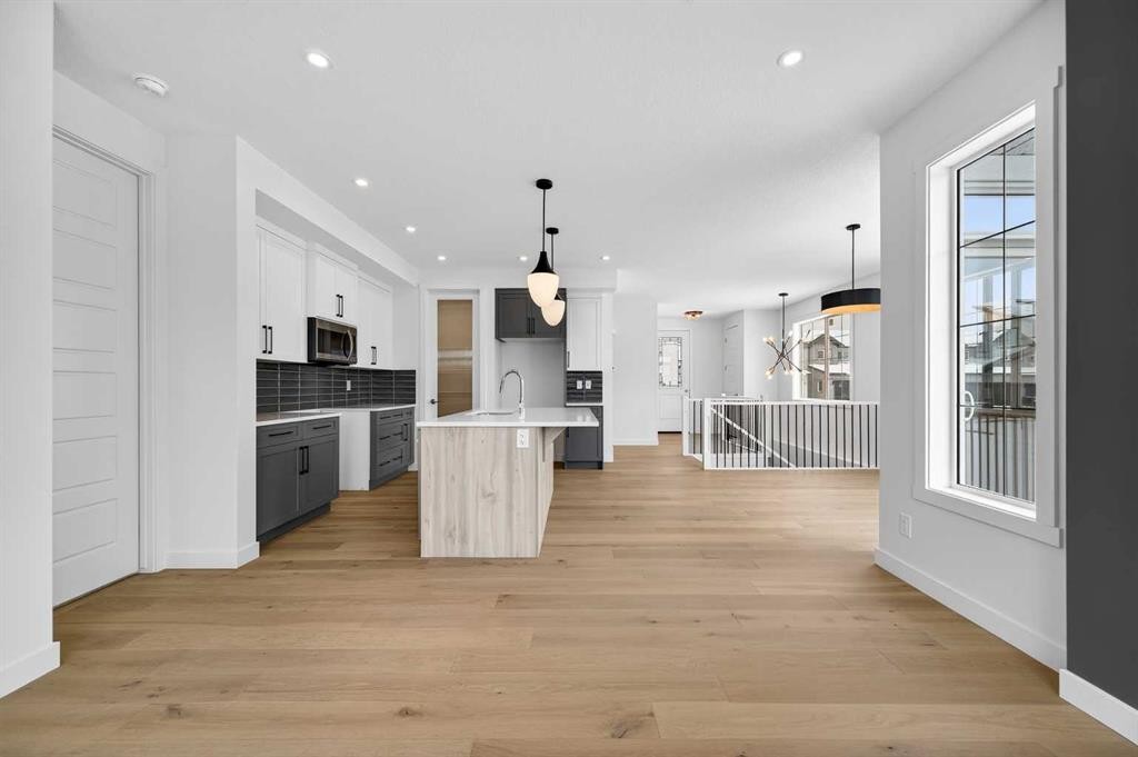 277 Waterford Way, Chestermere, AB - Indoor Photo Showing Kitchen With Upgraded Kitchen