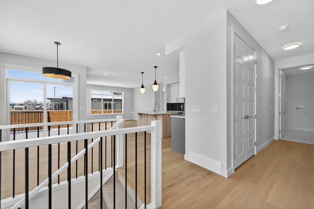 277 Waterford Way, Chestermere, AB - Indoor Photo Showing Other Room