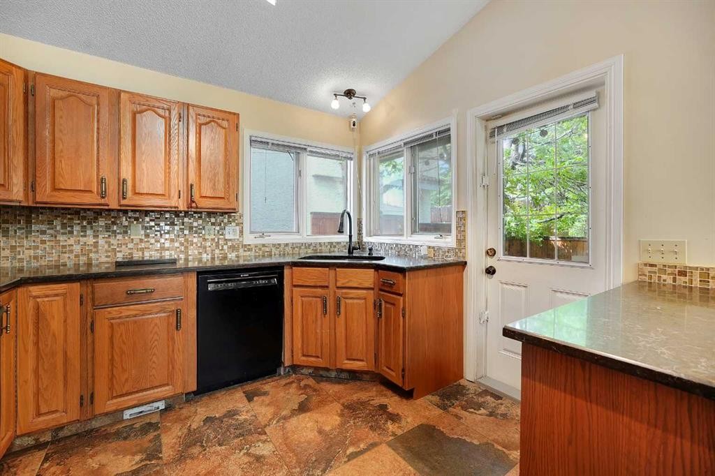 23 Edelweiss Drive Nw, Calgary, AB