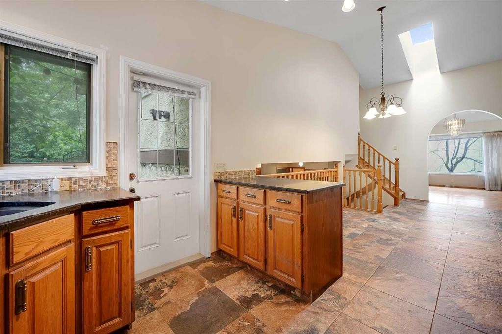 23 Edelweiss Drive Nw, Calgary, AB