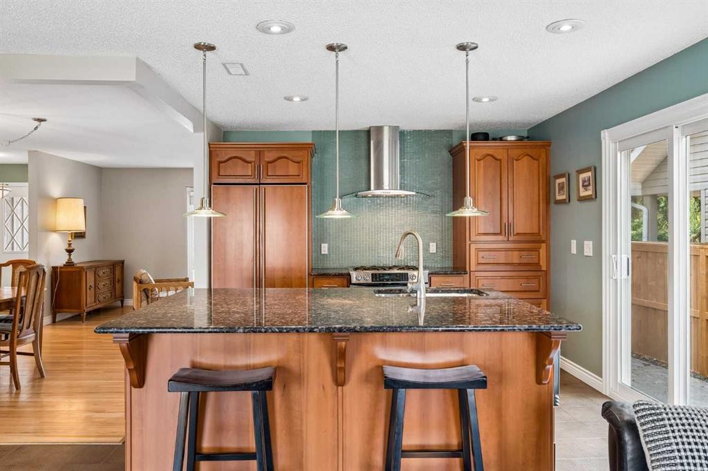 856 Lake Twintree Crescent Se, Calgary, AB