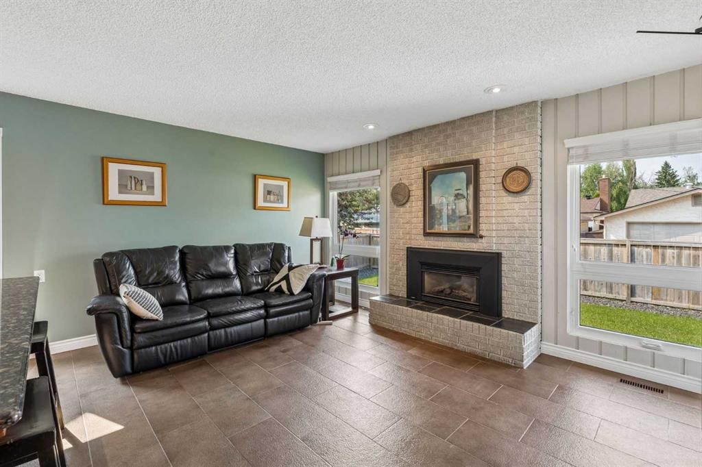 856 Lake Twintree Crescent Se, Calgary, AB