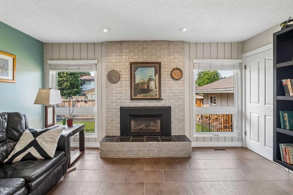 856 Lake Twintree Crescent Se, Calgary, AB