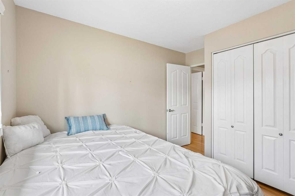 856 Lake Twintree Crescent Se, Calgary, AB
