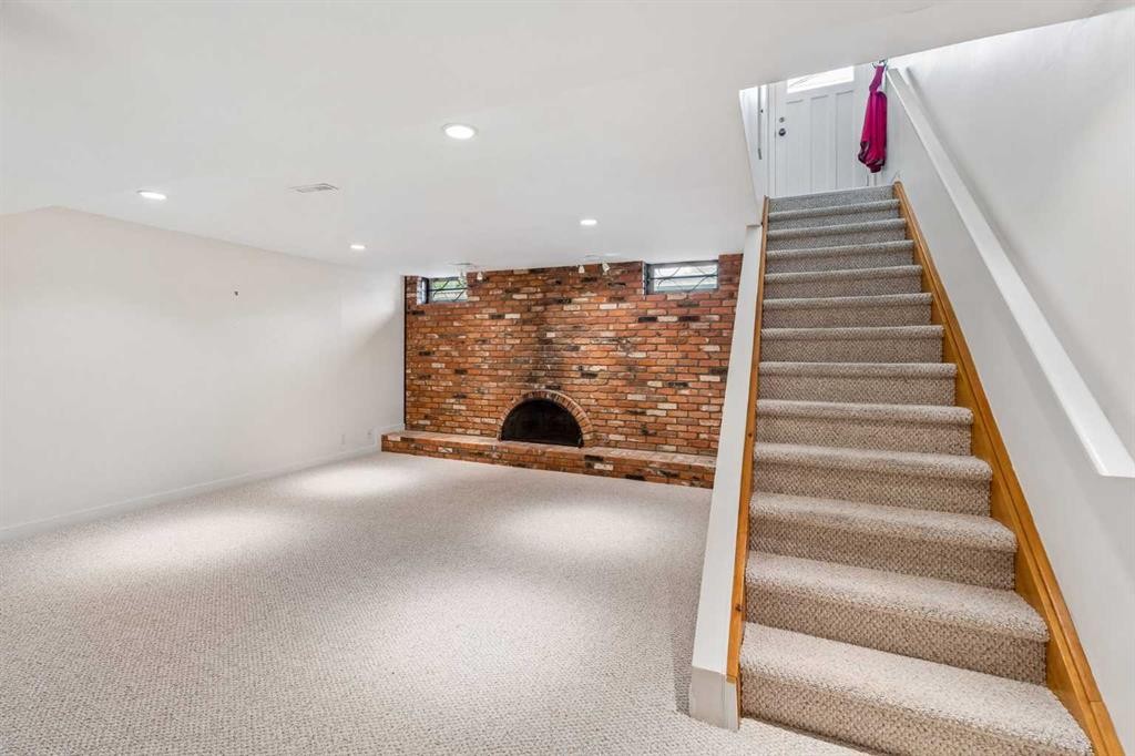 856 Lake Twintree Crescent Se, Calgary, AB