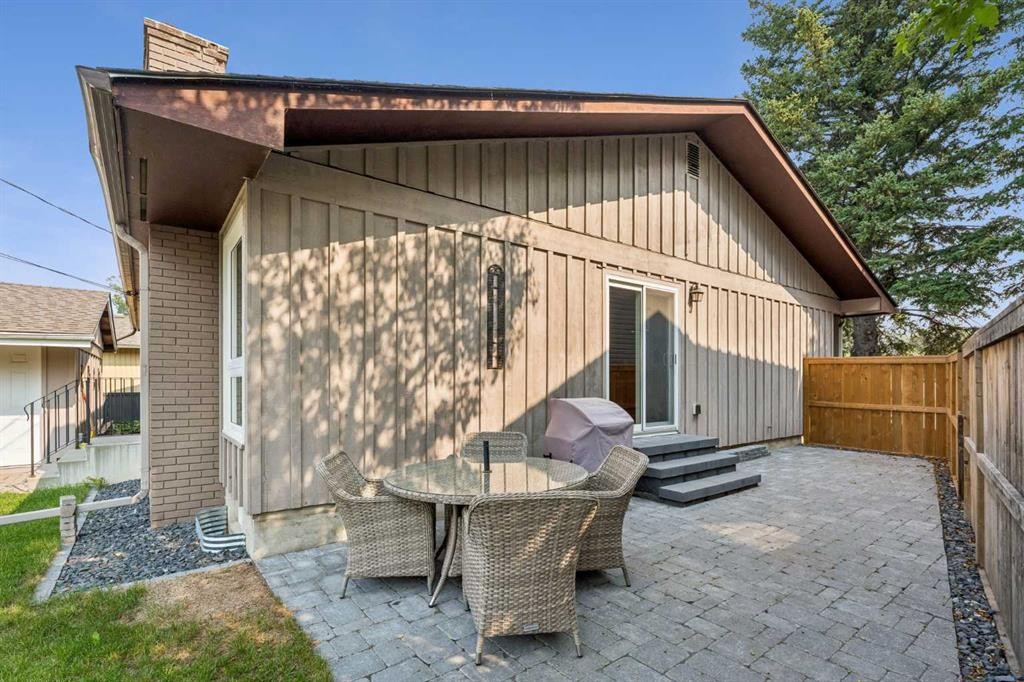 856 Lake Twintree Crescent Se, Calgary, AB