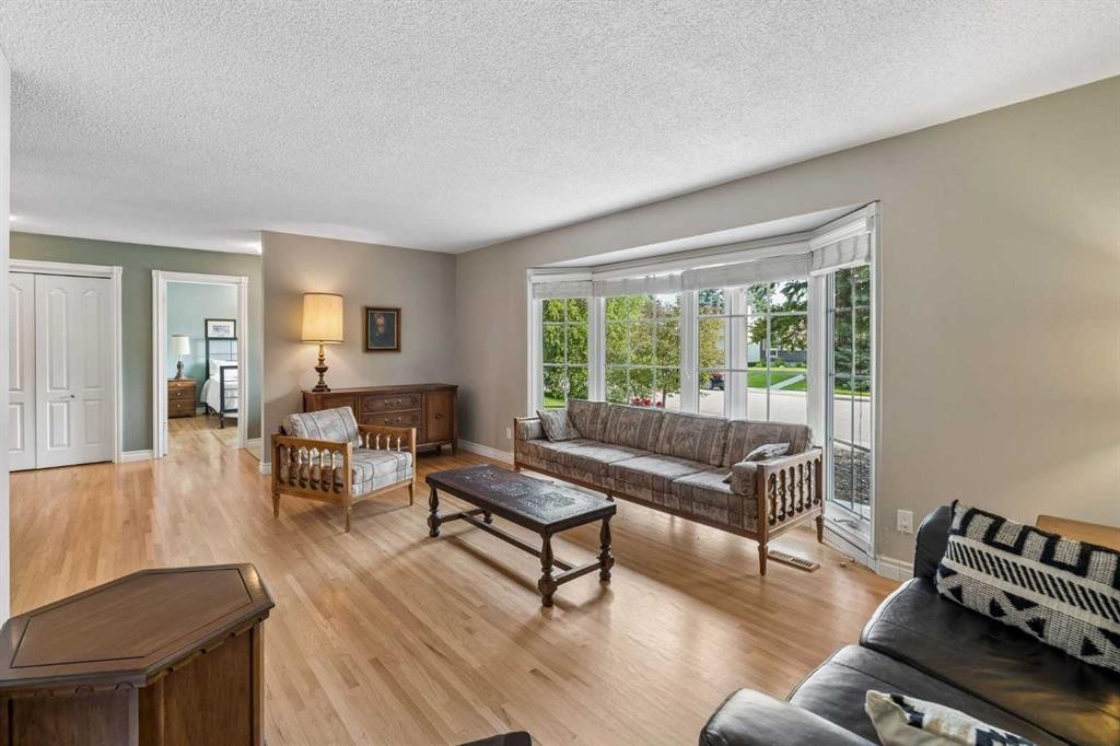 856 Lake Twintree Crescent Se, Calgary, AB