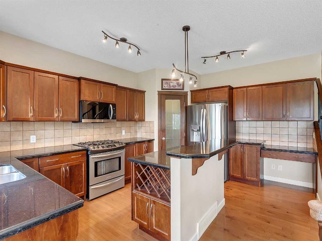 212 Springmere Road, Chestermere, AB