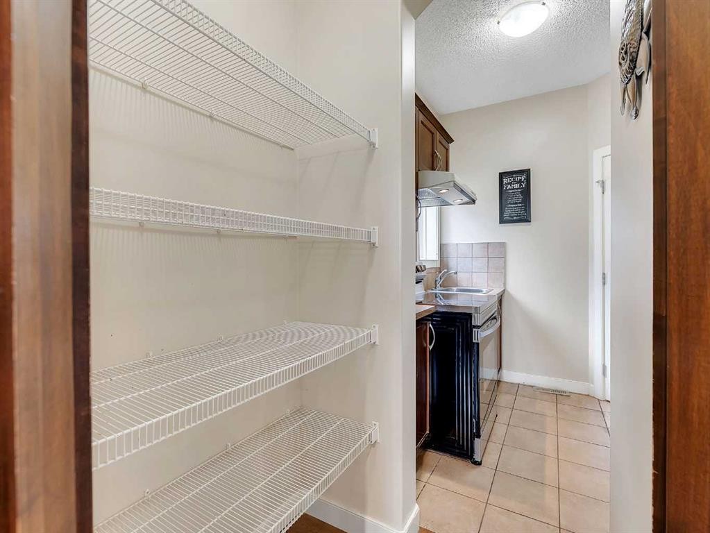 212 Springmere Road, Chestermere, AB