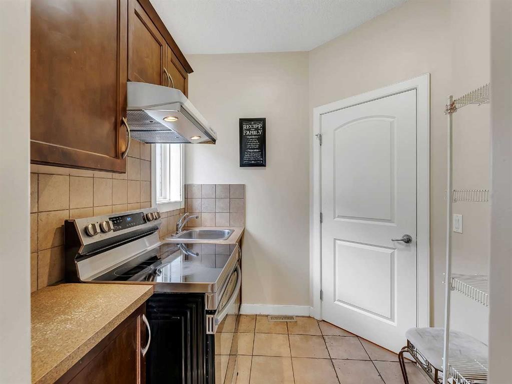 212 Springmere Road, Chestermere, AB