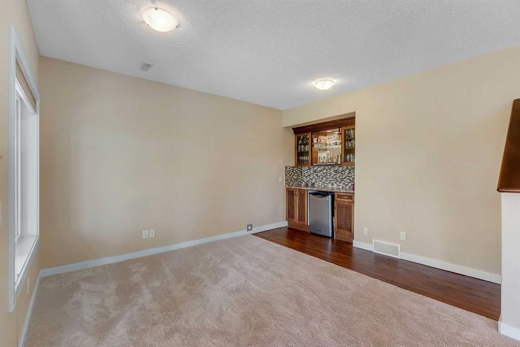 212 Springmere Road, Chestermere, AB