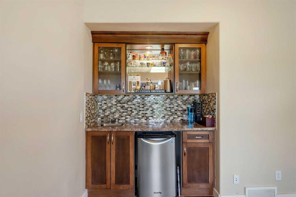 212 Springmere Road, Chestermere, AB