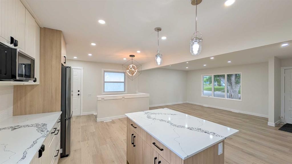 44 Fairview Crescent Se, Calgary, AB - Indoor Photo Showing Kitchen With Upgraded Kitchen