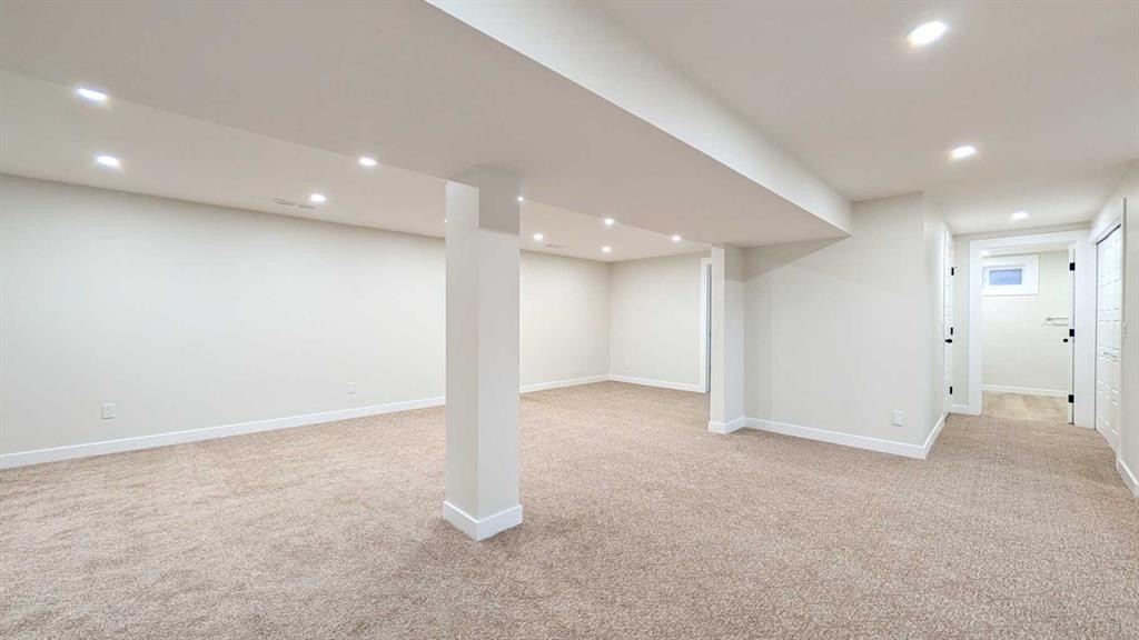 44 Fairview Crescent Se, Calgary, AB - Indoor Photo Showing Other Room