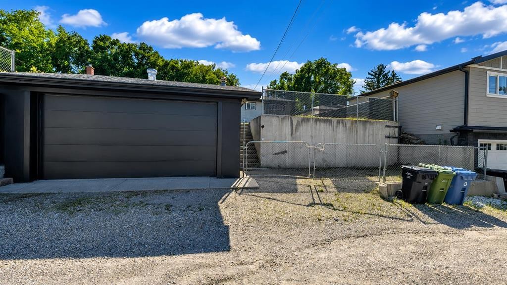 44 Fairview Crescent Se, Calgary, AB - Outdoor