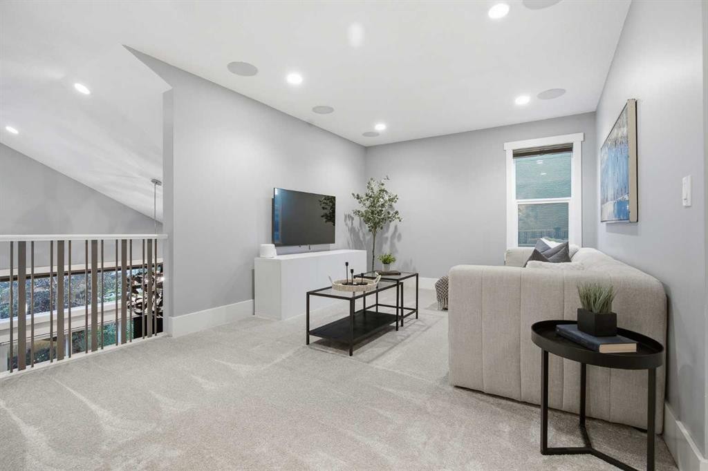 201 Stonemere Bay, Chestermere, AB