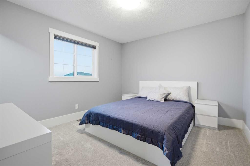 201 Stonemere Bay, Chestermere, AB