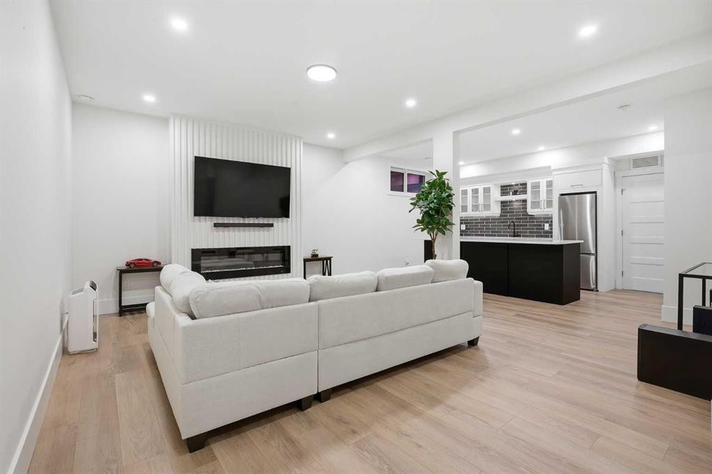 201 Stonemere Bay, Chestermere, AB