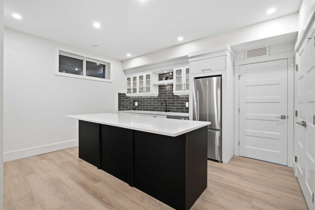 201 Stonemere Bay, Chestermere, AB