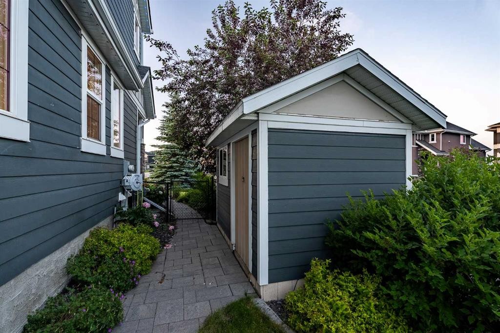 201 Stonemere Bay, Chestermere, AB