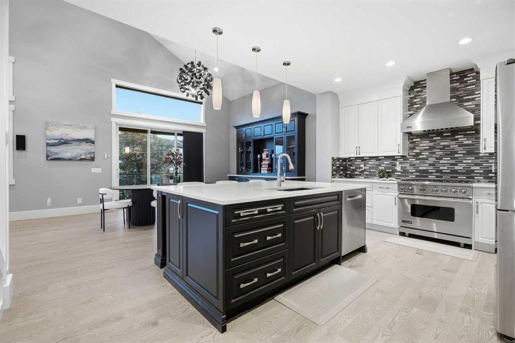 201 Stonemere Bay, Chestermere, AB