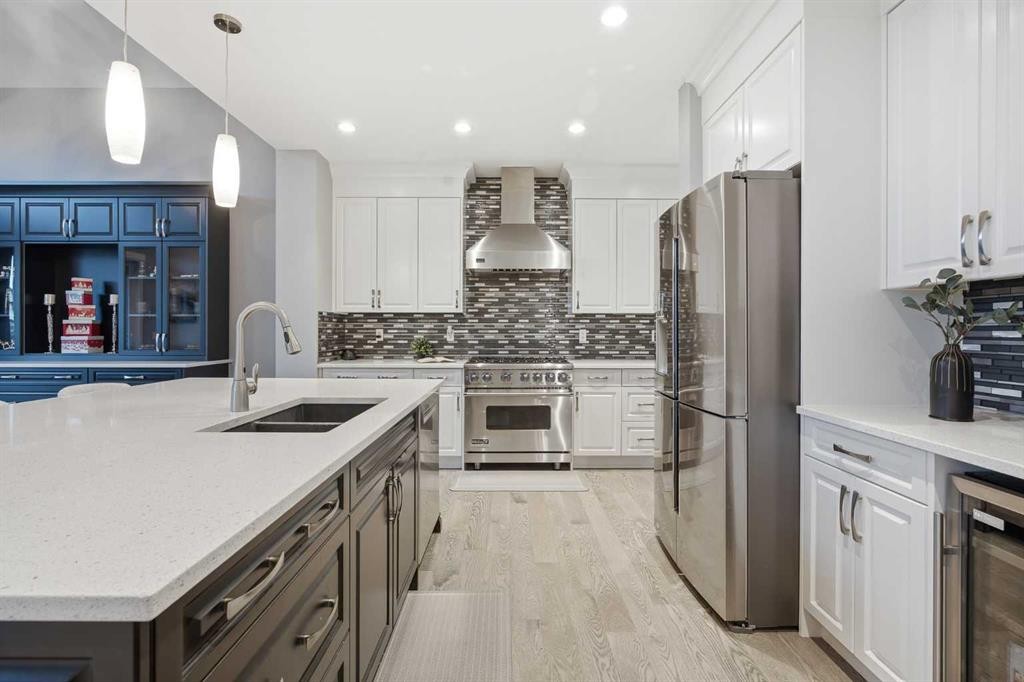 201 Stonemere Bay, Chestermere, AB