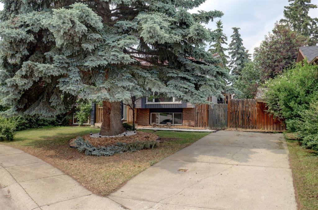 128 Pineland Place Ne, Calgary, AB - Outdoor
