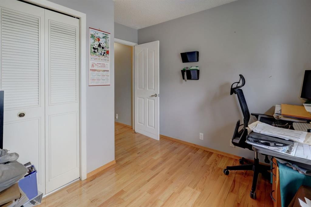 128 Pineland Place Ne, Calgary, AB - Indoor