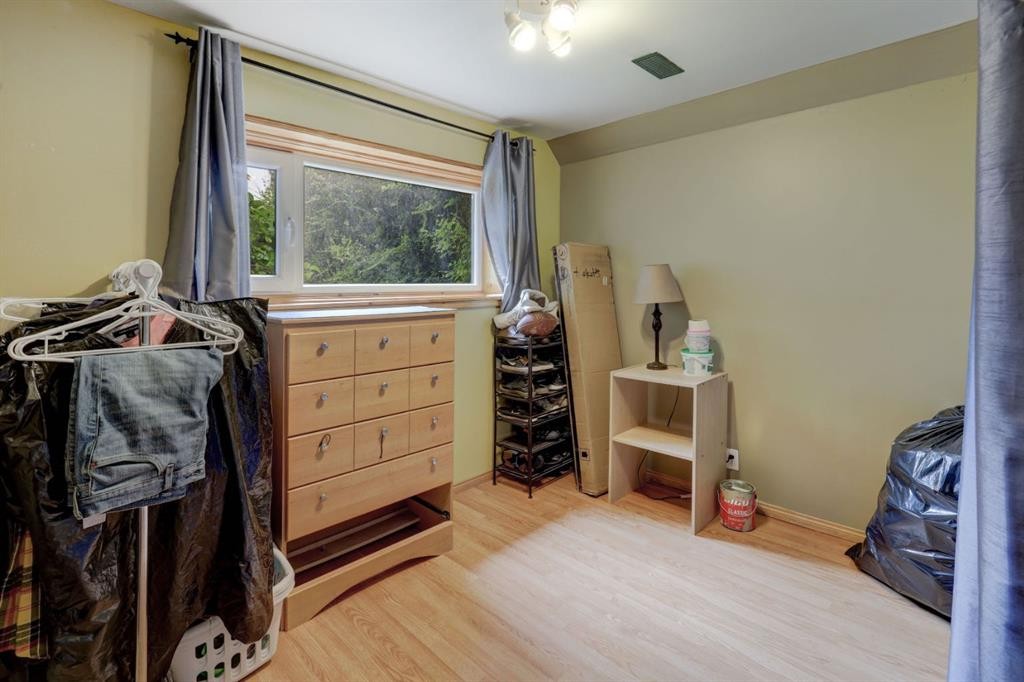 128 Pineland Place Ne, Calgary, AB - Indoor Photo Showing Other Room