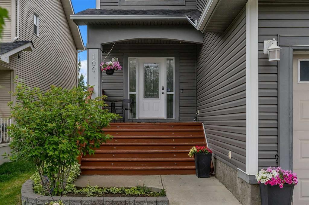 109 Evanscove Heights Nw, Calgary, AB - Outdoor With Exterior