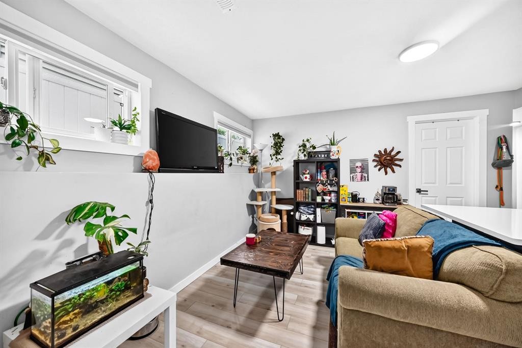 46 Dovercliffe Way Se, Calgary, AB - Indoor