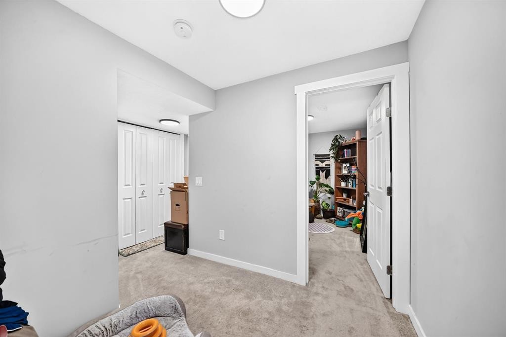 46 Dovercliffe Way Se, Calgary, AB - Indoor Photo Showing Other Room