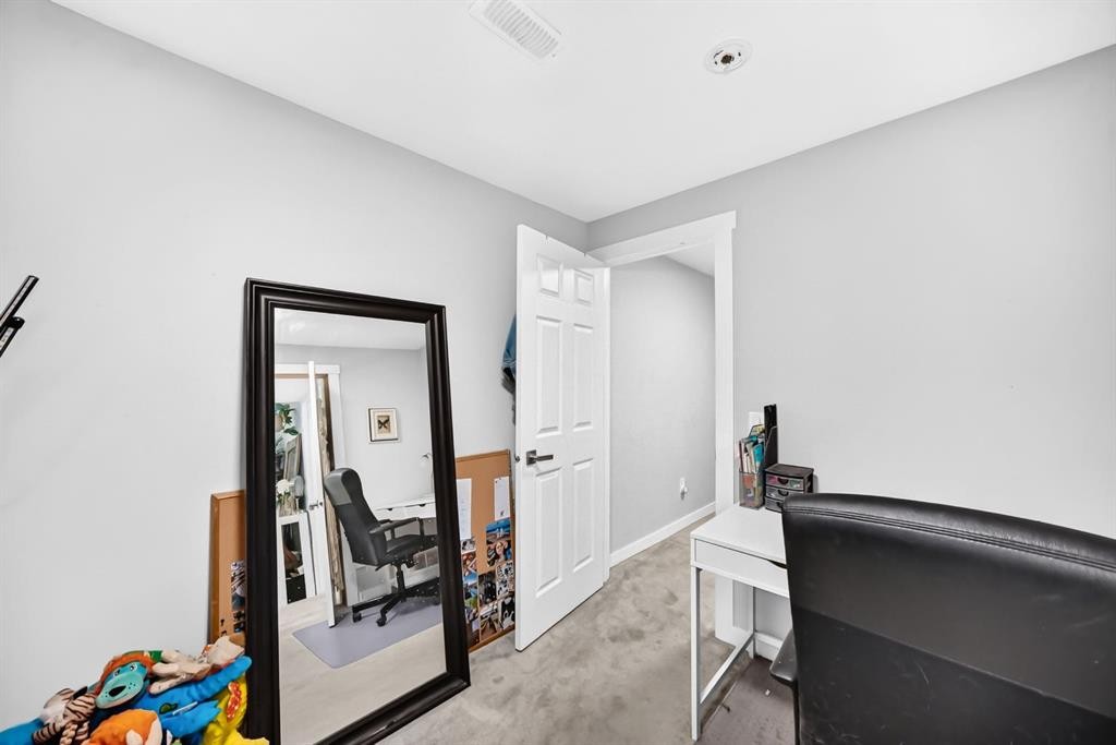 46 Dovercliffe Way Se, Calgary, AB - Indoor
