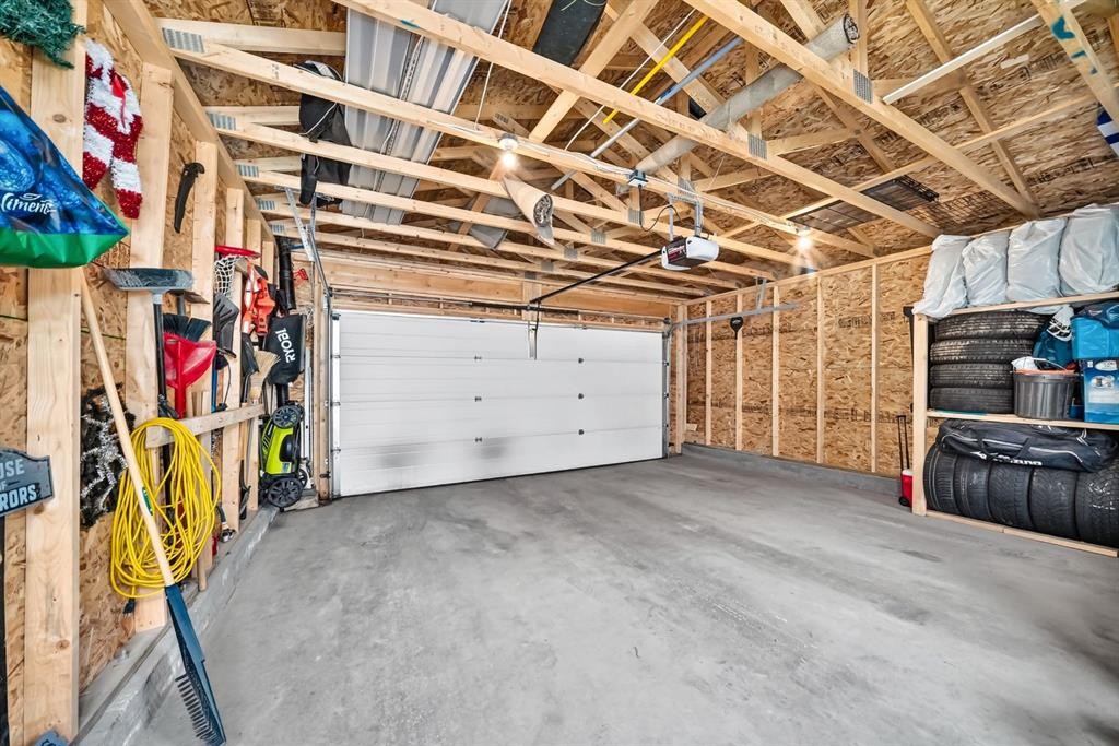 46 Dovercliffe Way Se, Calgary, AB - Indoor Photo Showing Garage
