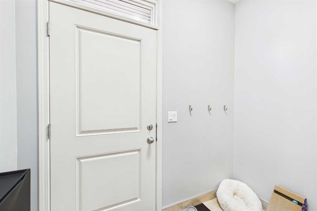 83 Redstone Gardens Ne, Calgary, AB - Indoor Photo Showing Other Room