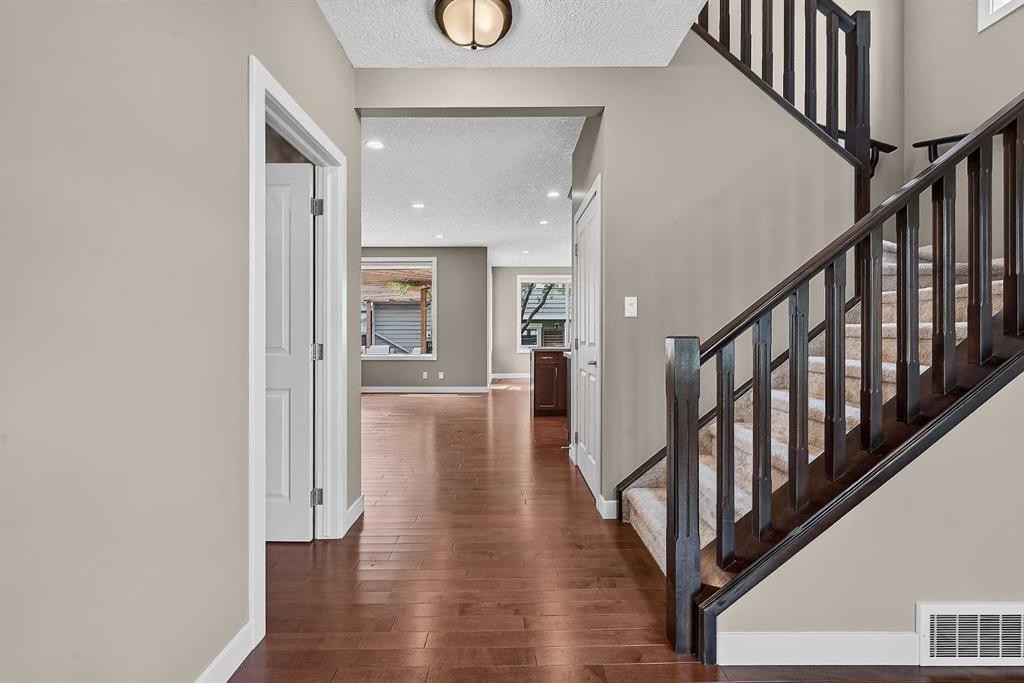 47 Elgin Meadows Road Se, Calgary, AB