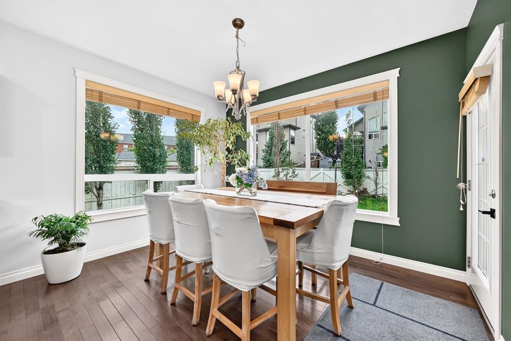 188 Magenta Crescent, Chestermere, AB - Indoor Photo Showing Dining Room