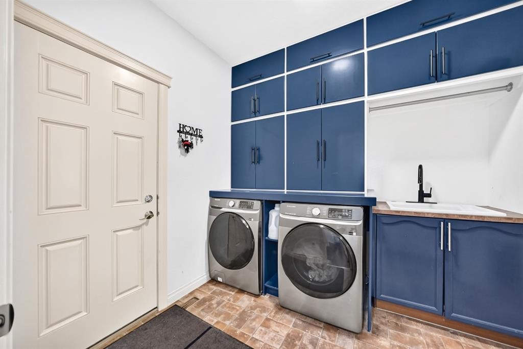 188 Magenta Crescent, Chestermere, AB - Indoor Photo Showing Laundry Room