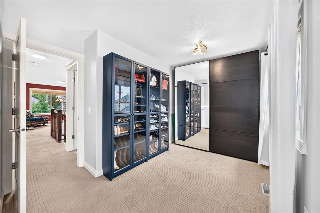 188 Magenta Crescent, Chestermere, AB - Indoor Photo Showing Other Room