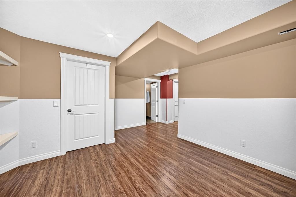 188 Magenta Crescent, Chestermere, AB - Indoor Photo Showing Other Room