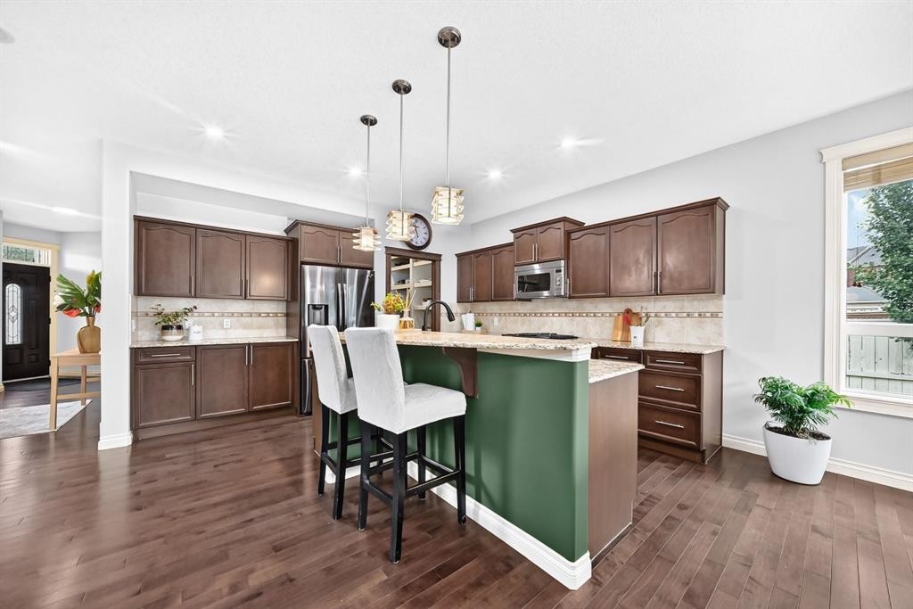 188 Magenta Crescent, Chestermere, AB - Indoor Photo Showing Kitchen