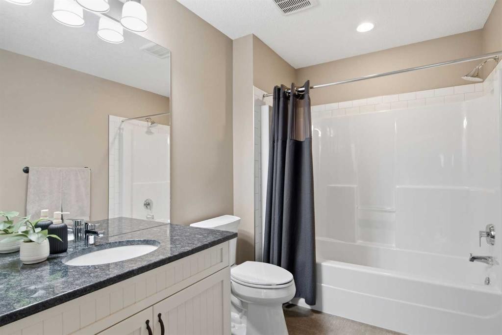 300 Aspenmere Way, Chestermere, AB - Indoor Photo Showing Bathroom
