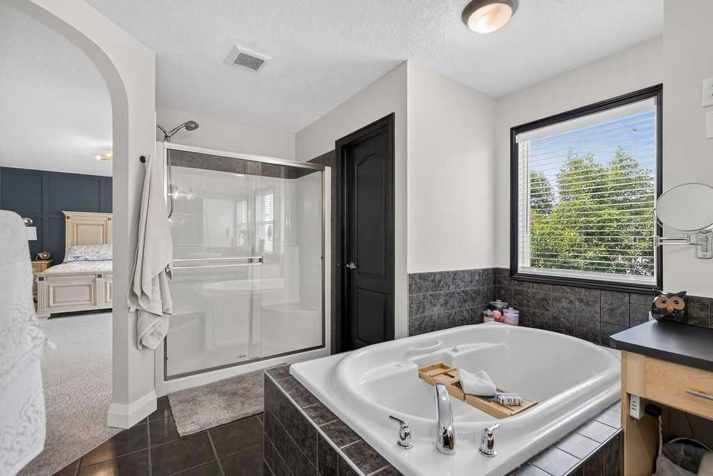 214 Cranleigh View Se, Calgary, AB