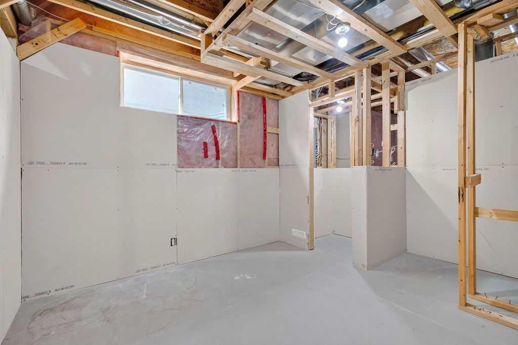 214 Cranleigh View Se, Calgary, AB