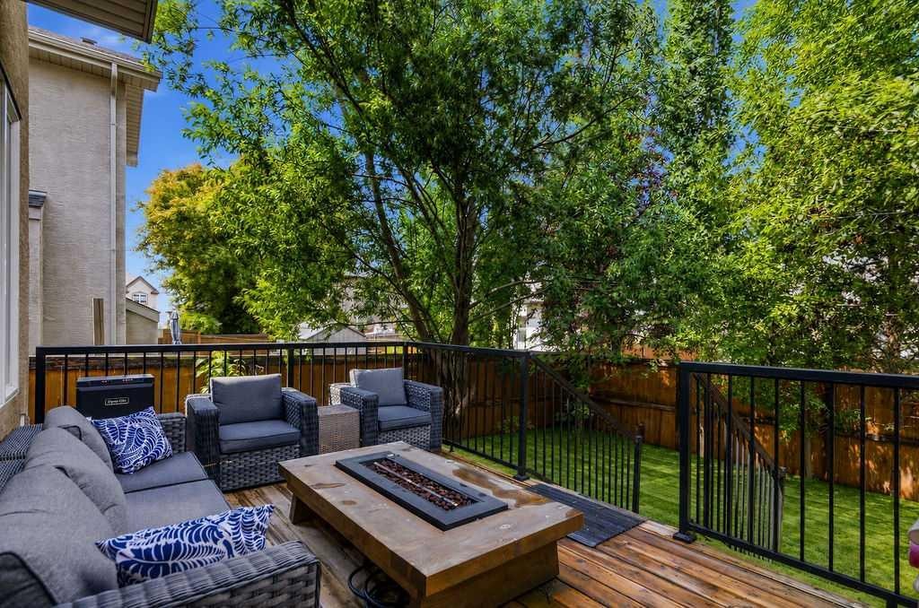 214 Cranleigh View Se, Calgary, AB