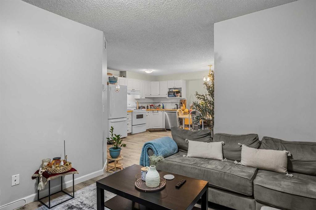 8-504 Banff Avenue, Banff, AB