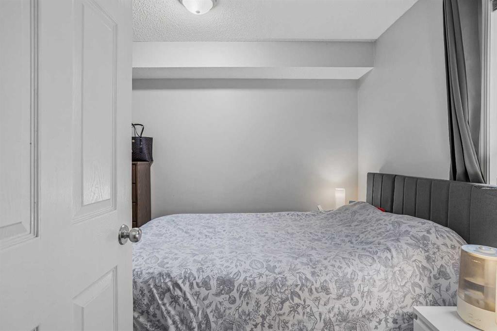 8-504 Banff Avenue, Banff, AB